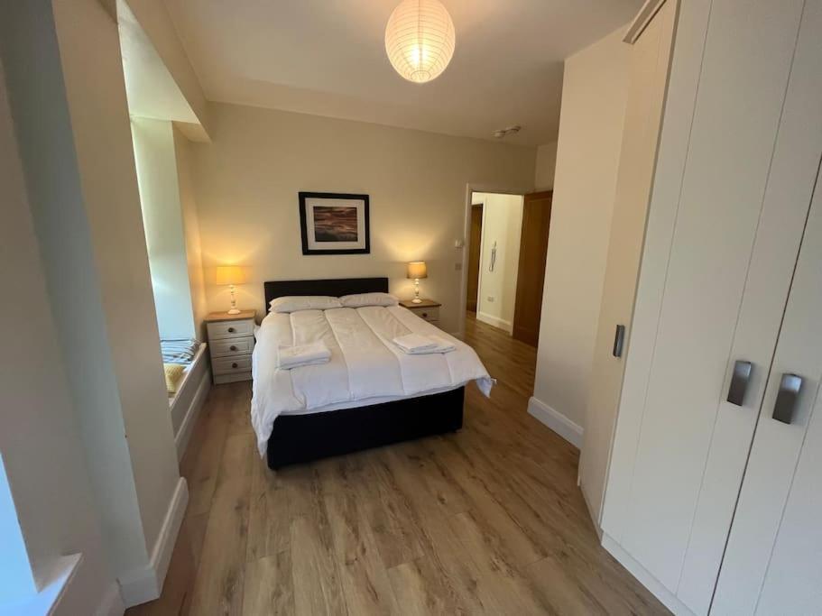 City Beach Gem 5 Adult Spaces Plus Child Dublin Exteriör bild