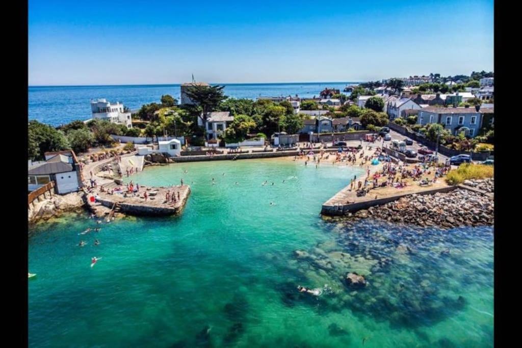 City Beach Gem 5 Adult Spaces Plus Child Dublin Exteriör bild